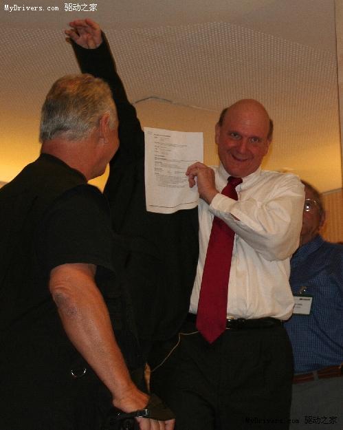 鲍尔默：WindowsVista销售出奇的好