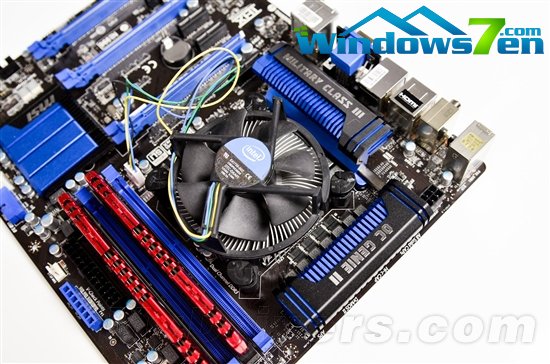 雷电乍现：全球首款Thunderbolt主板预览