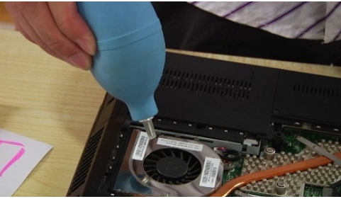 笔记本蓝屏 笔记本蓝屏