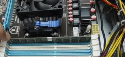 出现蓝屏原因 出现蓝屏原因